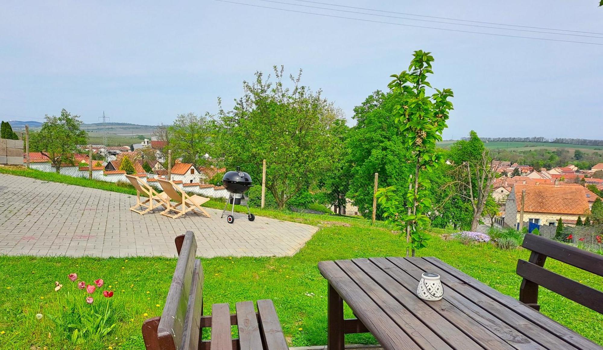 Domek Na Vinohradech Hlohovec Bagian luar foto