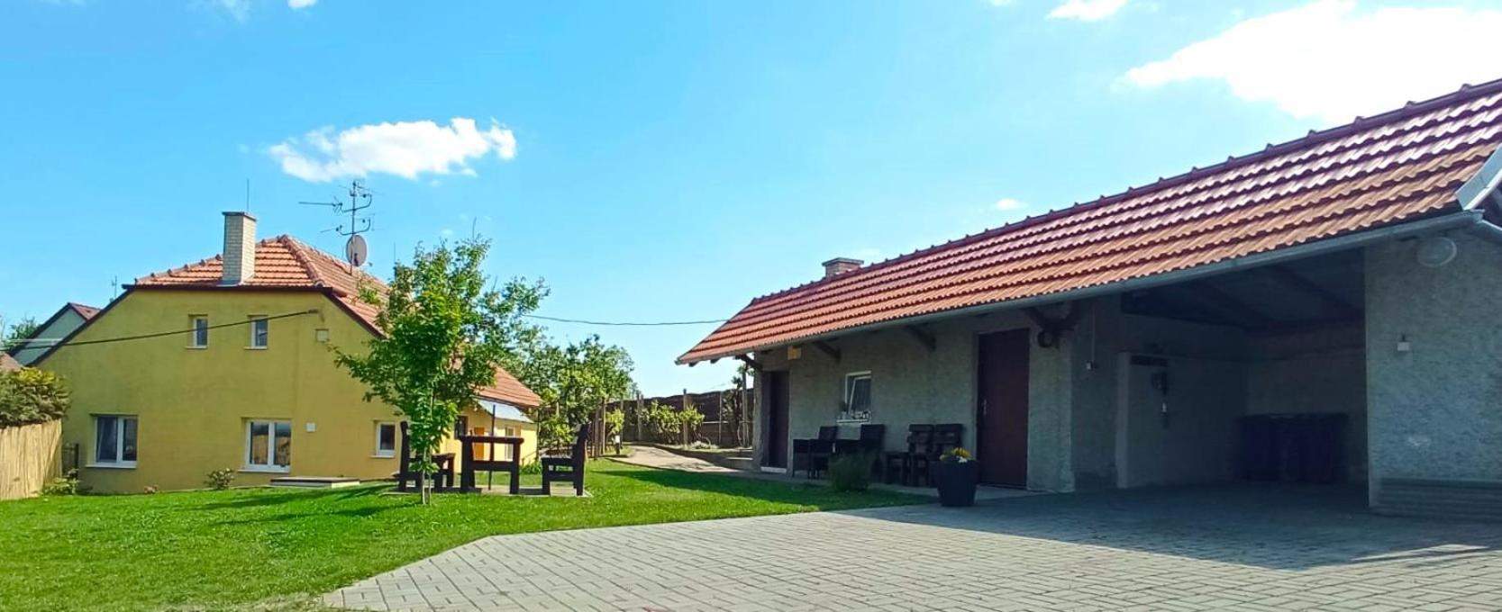 Domek Na Vinohradech Hlohovec Bagian luar foto